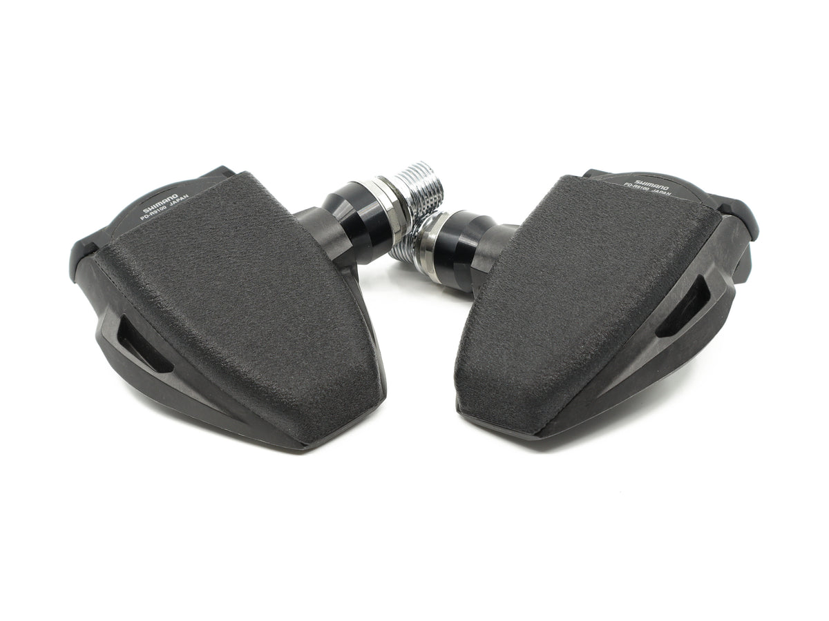 Aercover aerodynamic pedal covers fitted on Shimano Dura-Ace PD-R9100 pedals, top view